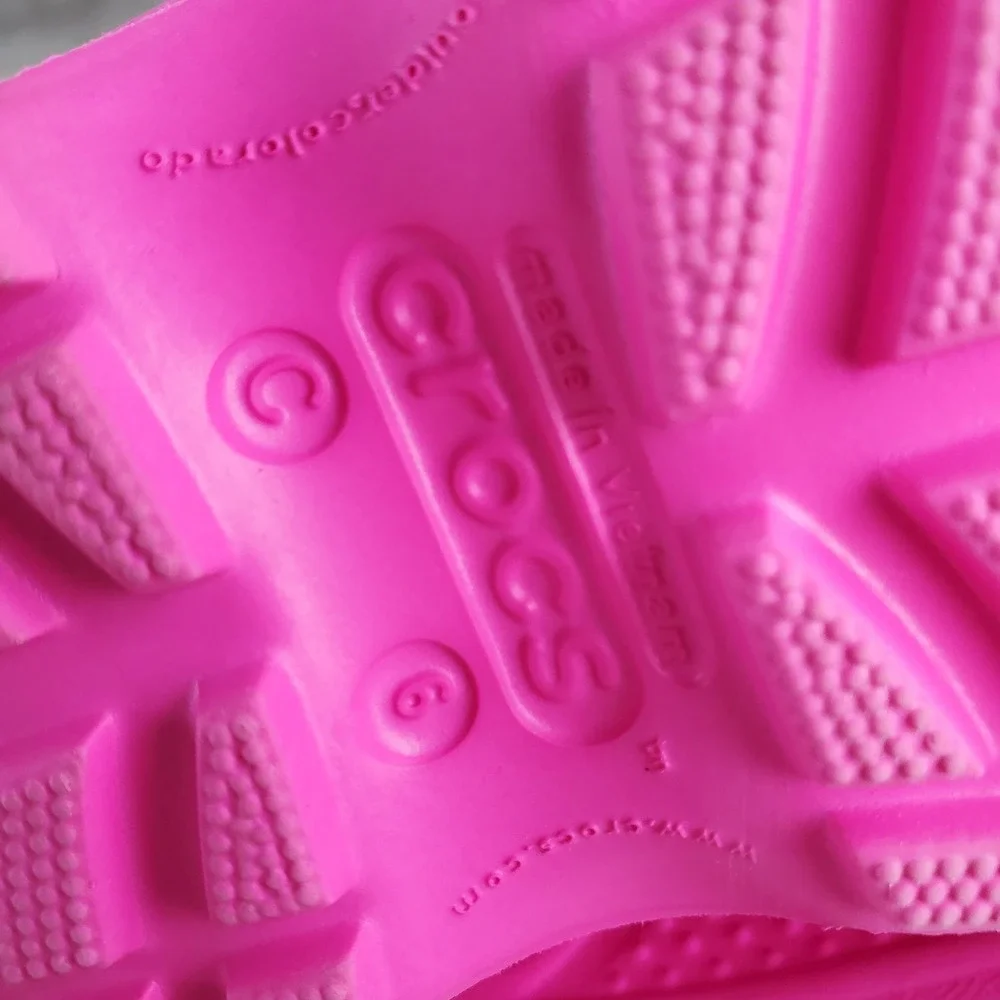 CROCS worn 2x